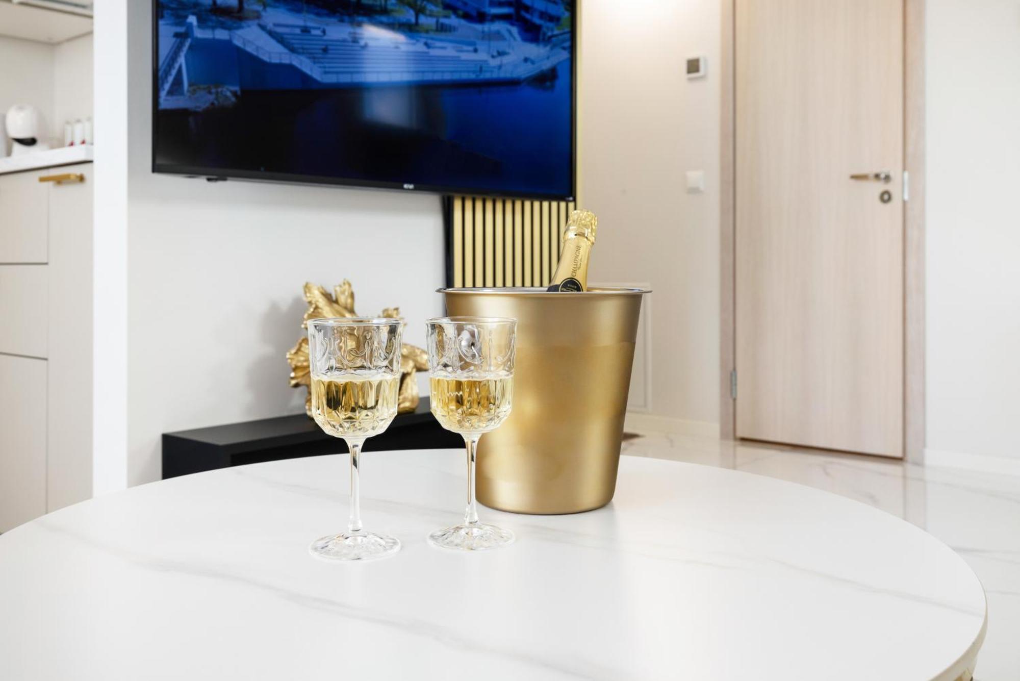 Fortune Apartments - River View, Contactless Tartu Exteriör bild